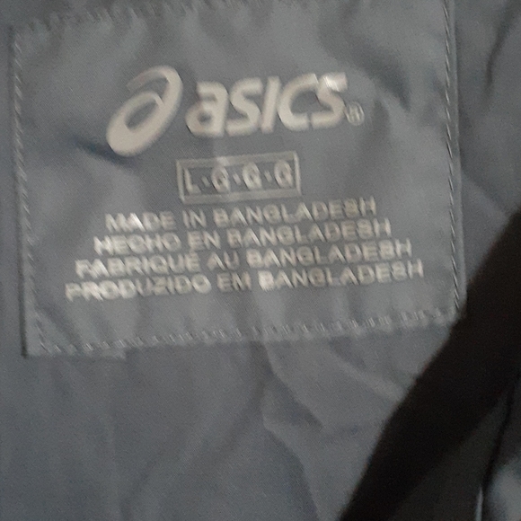 ASICS windbreaker w/hood, large - Picture 2 of 3